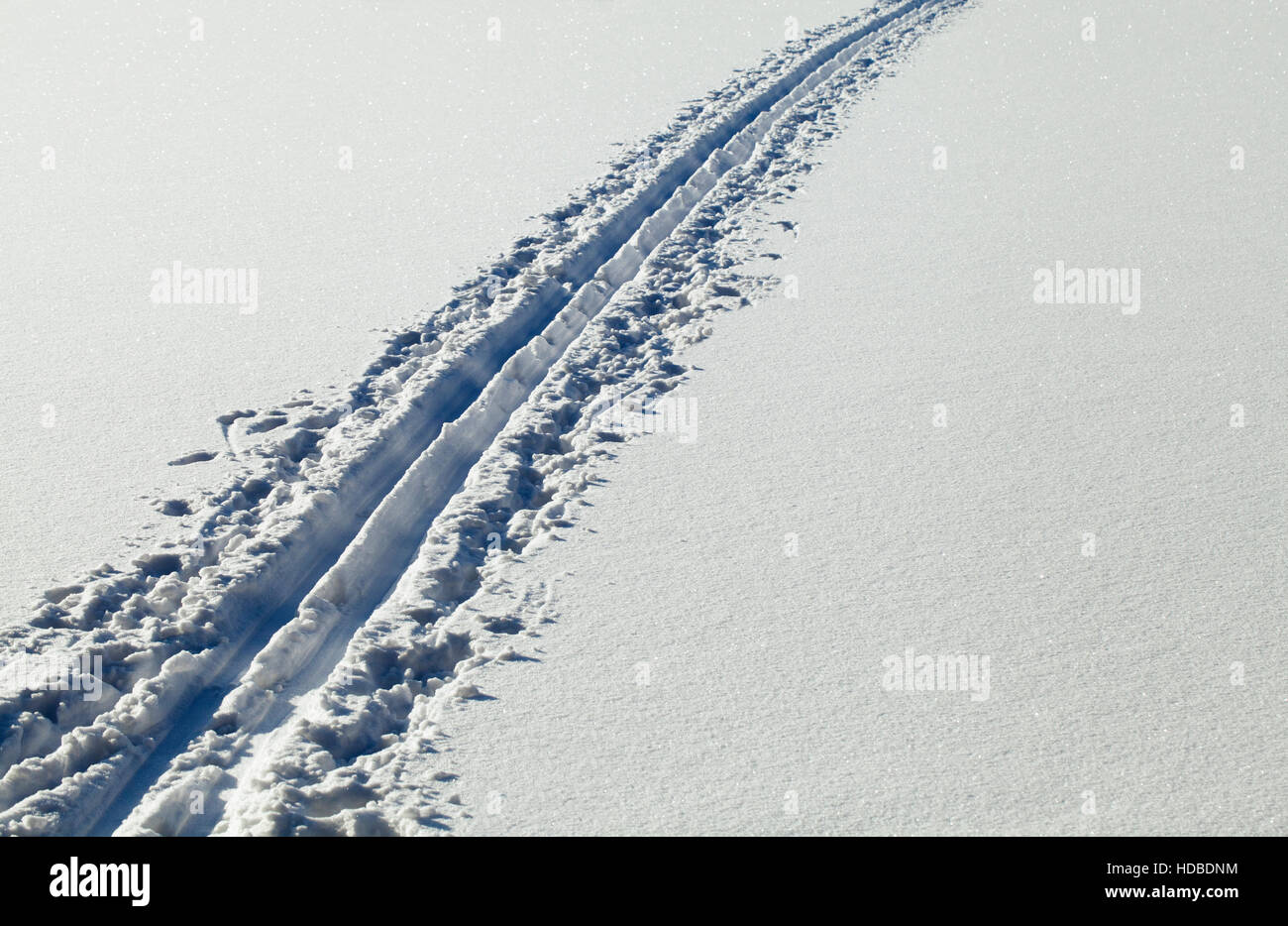 Pista da sci in inverno e a basso punto di vista Foto Stock