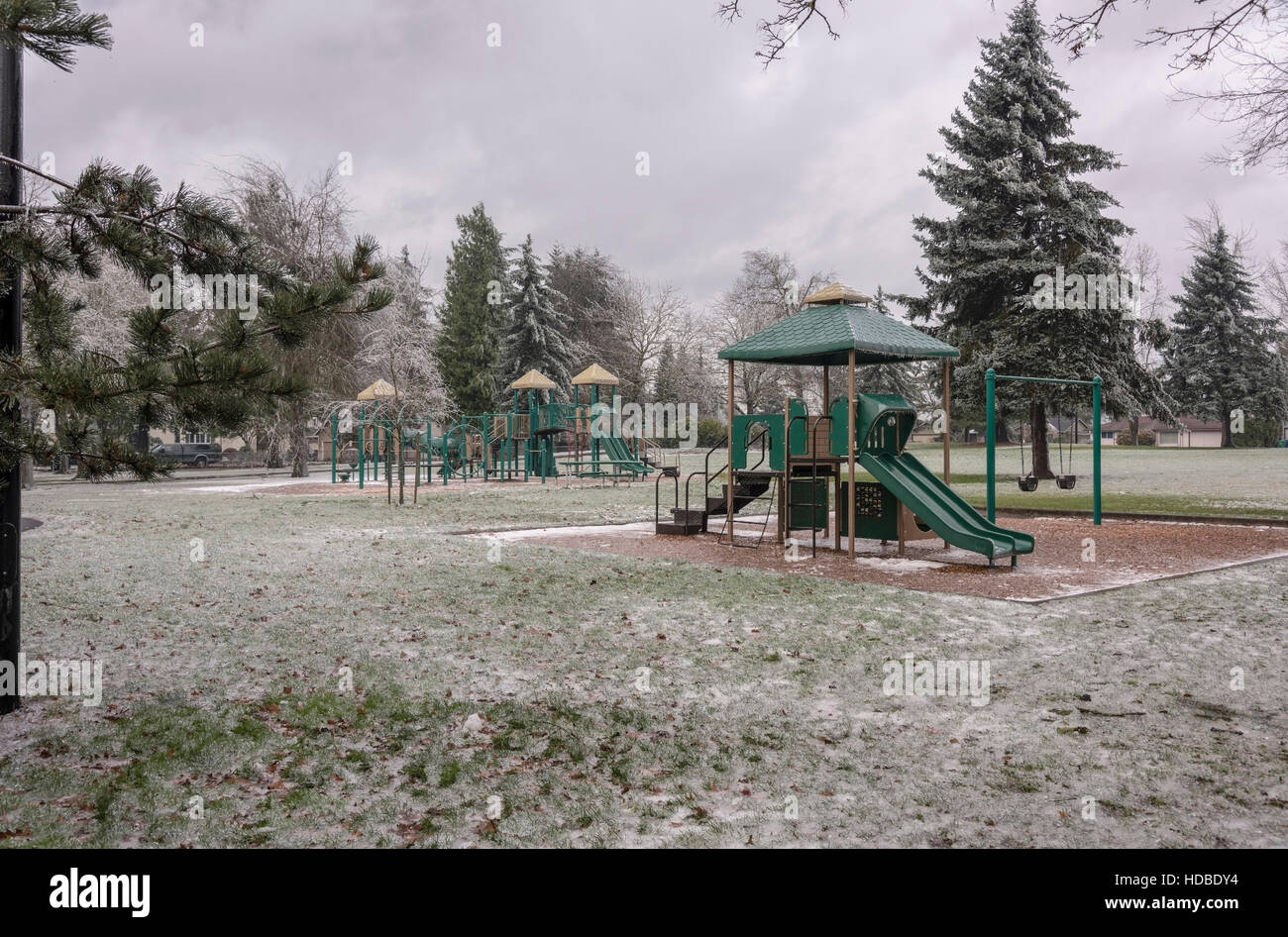 Congelati parco giochi pubblico e park Gresham Oregon. Foto Stock