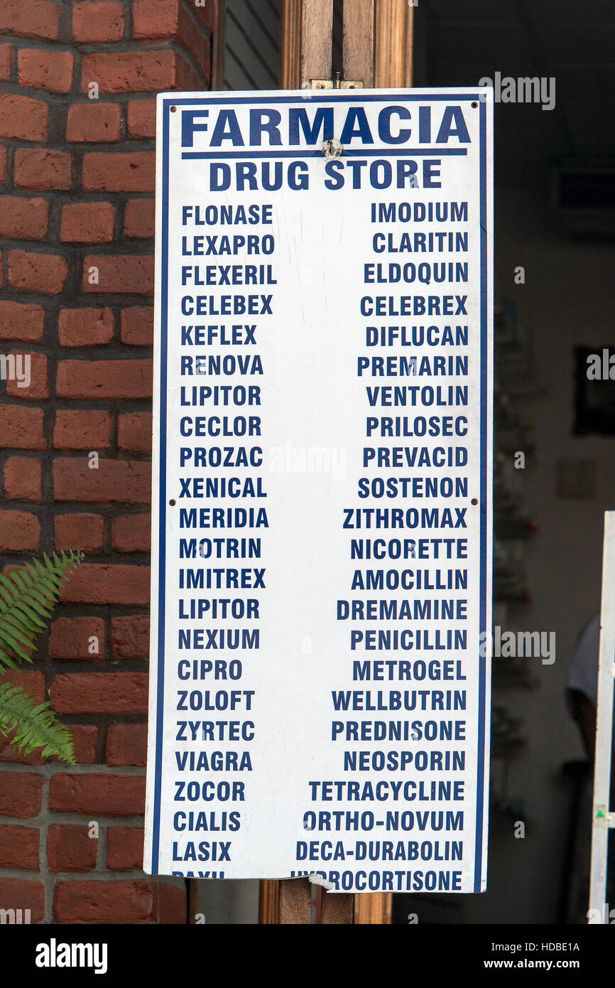 Molti farmaci sono economici e non richiedono prescrizioni in Messico Foto Stock