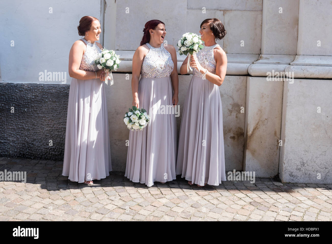 Tre damigelle con fiori, Wedding, Sorrento , Campania, Italia Meridionale, Europa Foto Stock