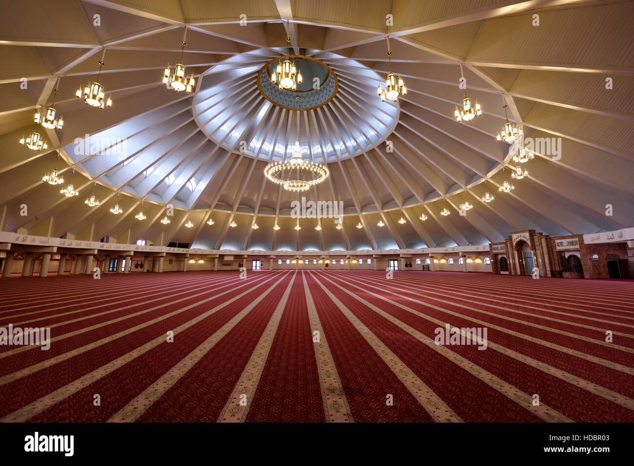 Lo sceicco Khalifa bin Zayed Al Nahyan Mosque interno in Shymkent Kazakistan Foto Stock