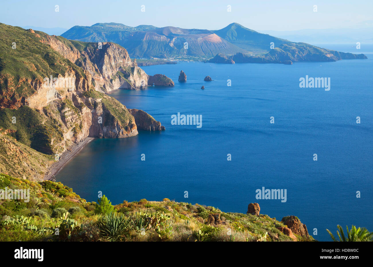 Vista dal Belvedere di Quattrocchi, Lipari, Isole Eolie, Italia Foto Stock