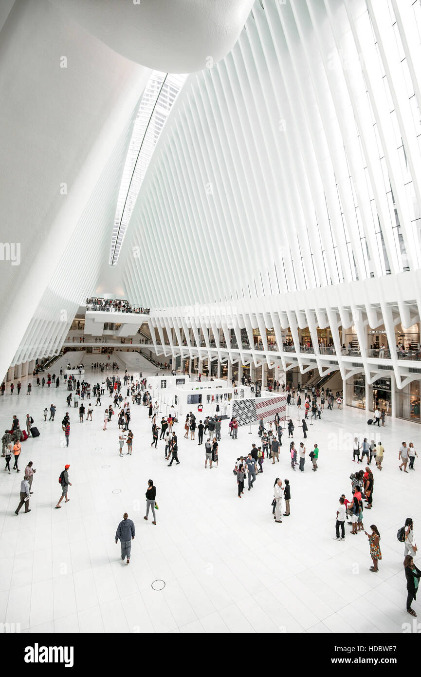 Occhio, stazione metropolitana sala principale con shopping centre, World Trade Center Hub di trasporto, l'architetto Santiago Calatrava Foto Stock