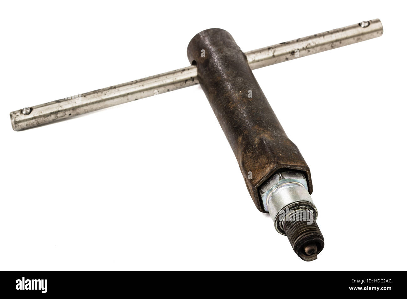 Vecchia chiave chiave e candela, isolato su bianco con tracciato di ritaglio Foto Stock