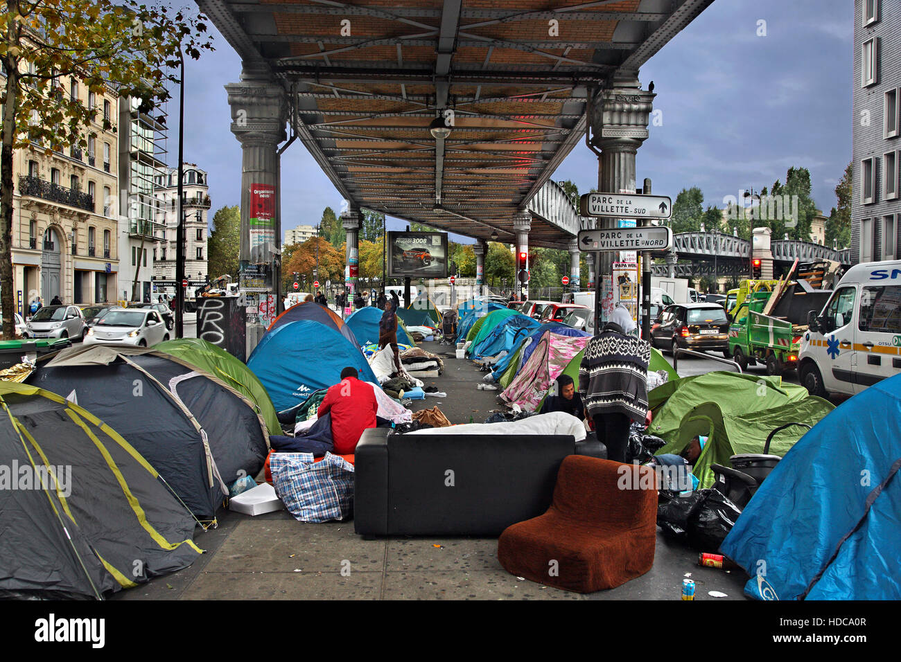 Rifugiato "camp' alla fermata Stalingrad,diciannovesimo arrondissement di Parigi, Francia. Foto Stock