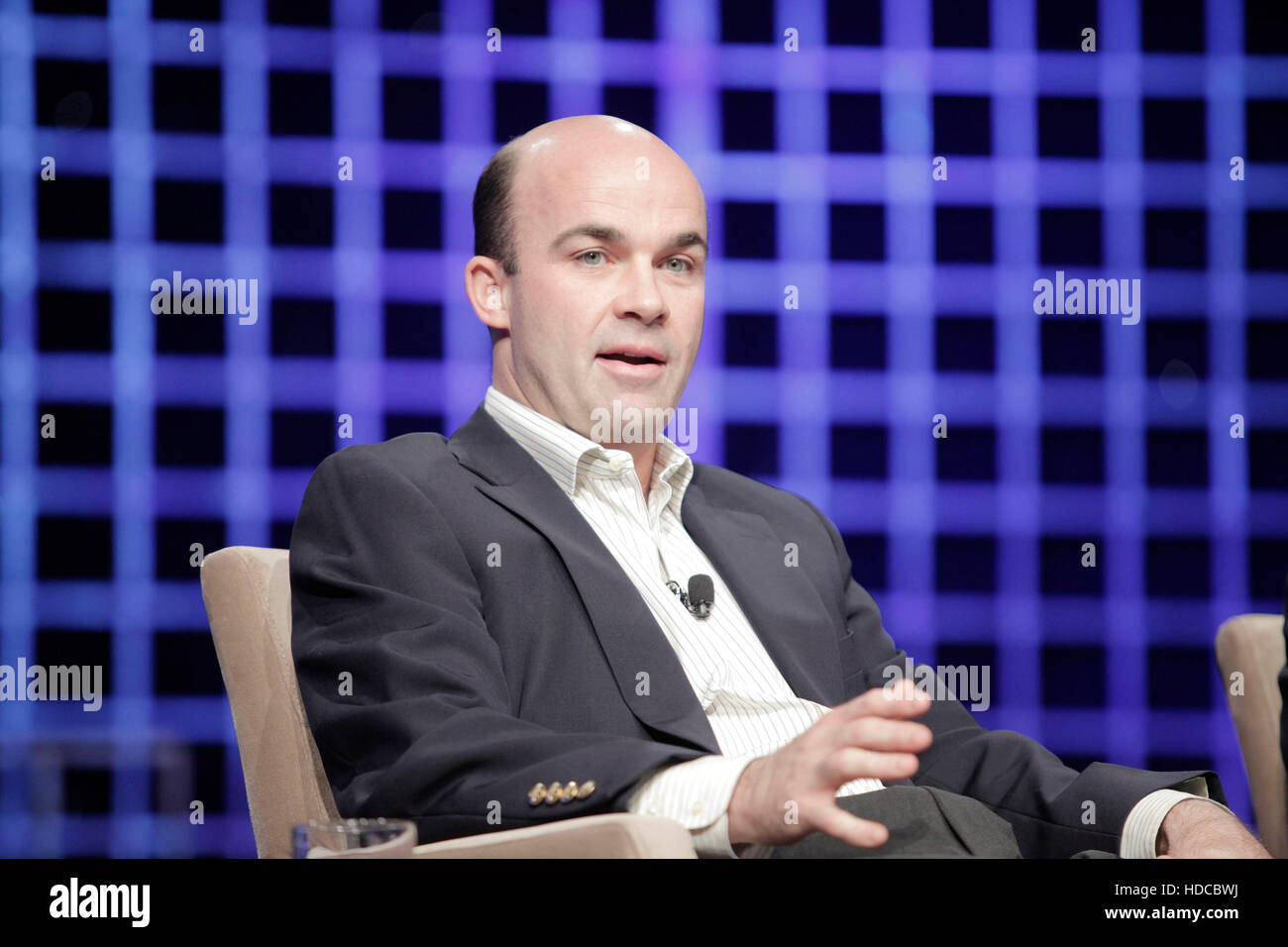 Robert Warden, un amministratore delegato con Cerberus Capital Management LP, parla durante il 2010 Ernst & Young crescita strategica Forum in Palm Desert, California, il 10 novembre 2010. Foto di Francesco Specker Foto Stock