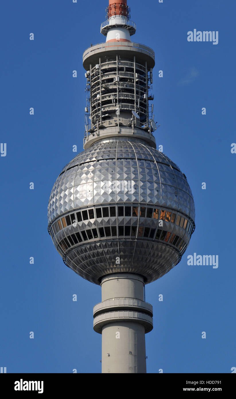 Fernsehturm, Panoramastrasse, nel quartiere Mitte di Berlino, Deutschland Foto Stock