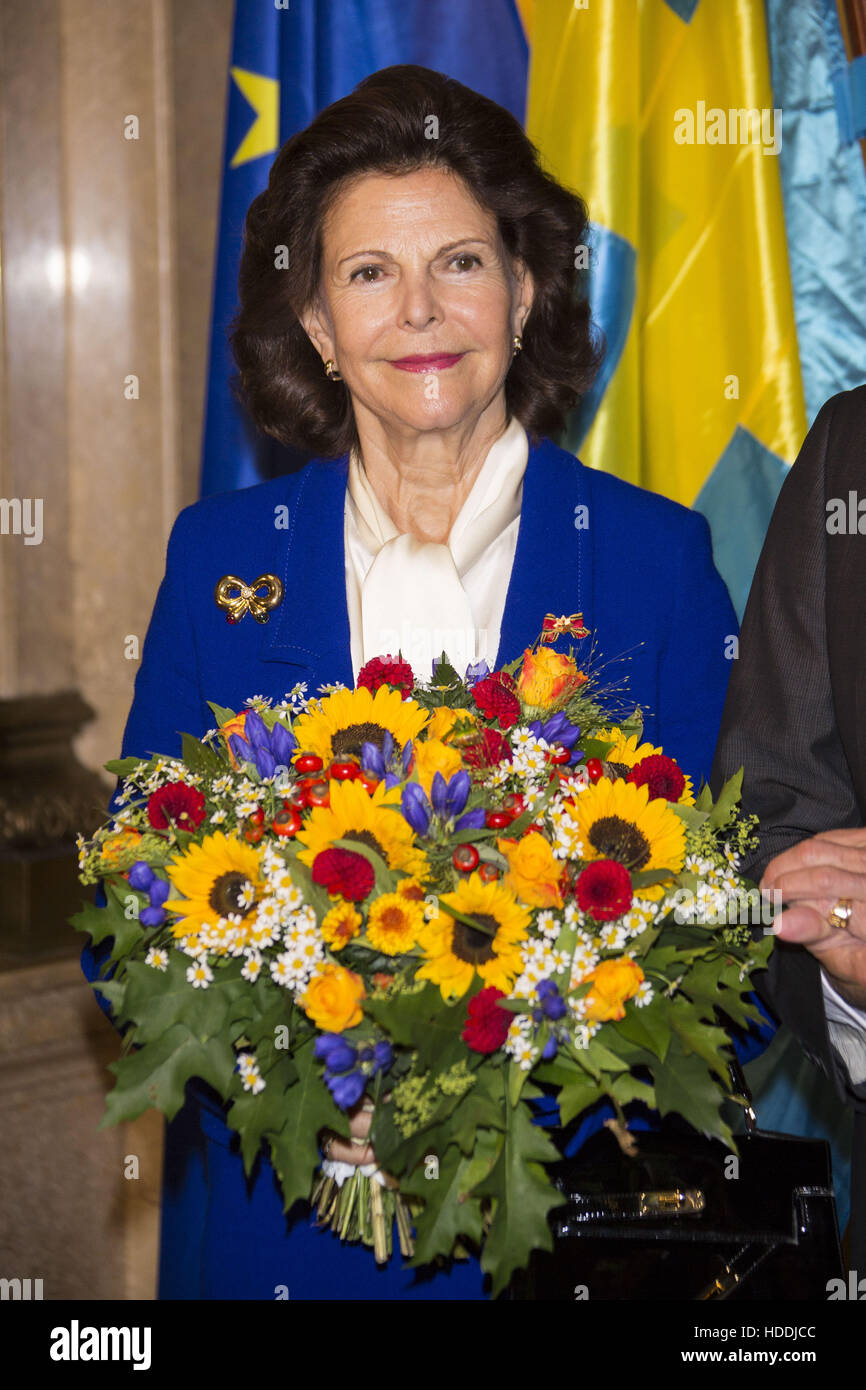 Re Carl XVI. Gustaf und Ihre Regina Silvia di Svezia presso il municipio con: Regina Silvia dove: Amburgo, Germania Quando: 06 Ott 2016 Foto Stock
