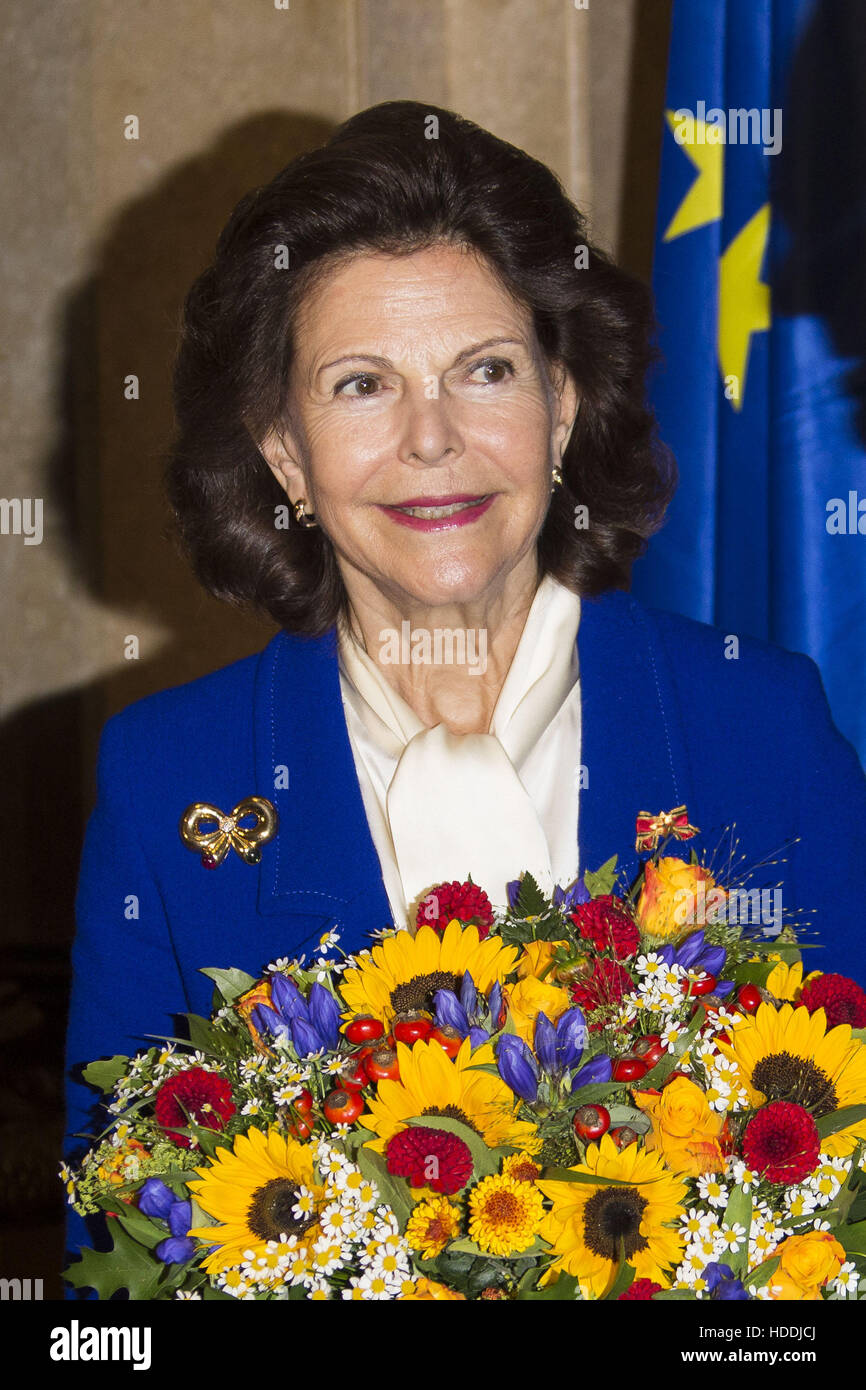 Re Carl XVI. Gustaf und Ihre Regina Silvia di Svezia presso il municipio con: Regina Silvia dove: Amburgo, Germania Quando: 06 Ott 2016 Foto Stock