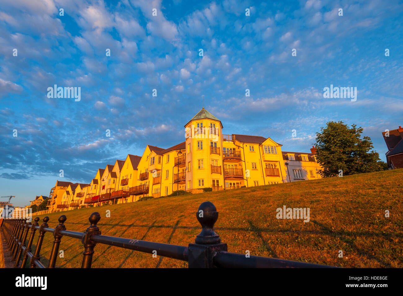 Alloggiamento al tramonto dalla promennade a Penzance Kent. Foto Stock