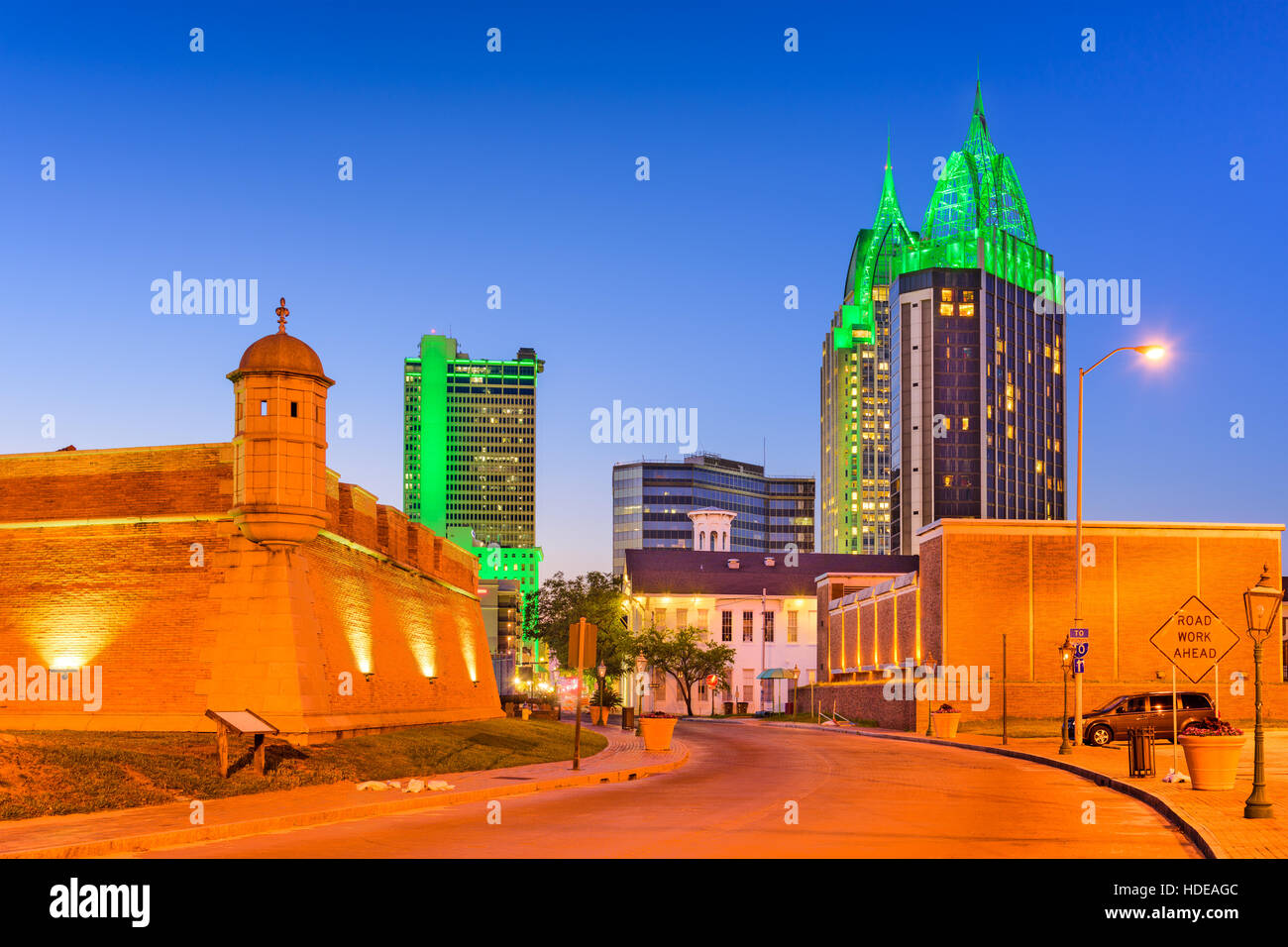 Mobile, Alabama, Stati Uniti d'America skyline del centro di Fort Conde. Foto Stock