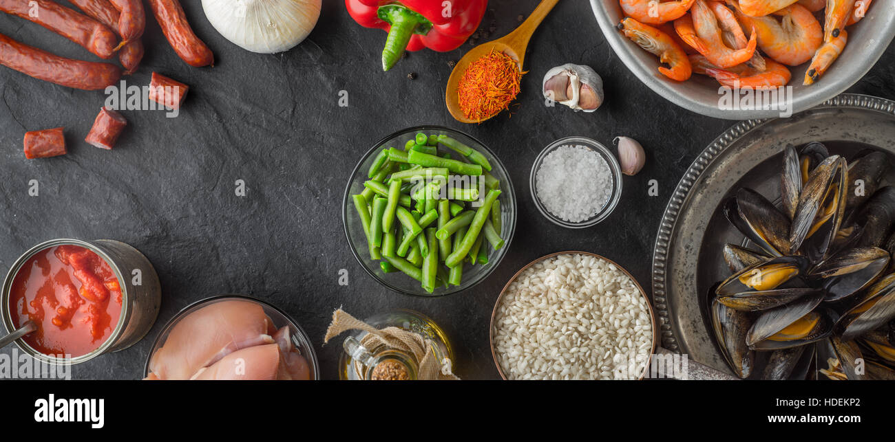 Filetto di pollo salsiccia affumicata gamberetto boreale frutti di mare Foto Stock