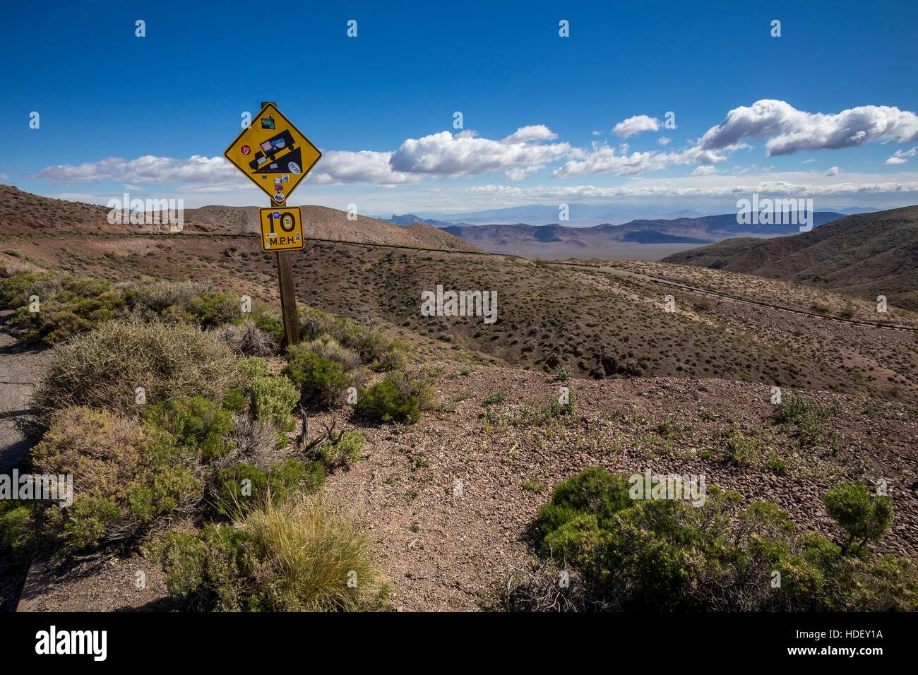 Cartello stradale, dante, vista parco nazionale della Valle della Morte, Death Valley, California Foto Stock