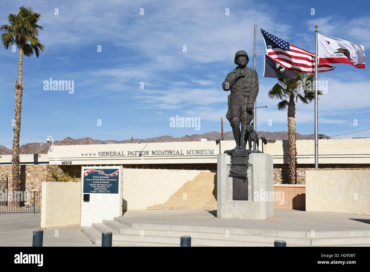 CHIRIACO SUMMIT, CA - Dicembre 10, 2016: Generale Patton Memorial Museum. Statua del generale di fronte al Museo in suo onore Foto Stock