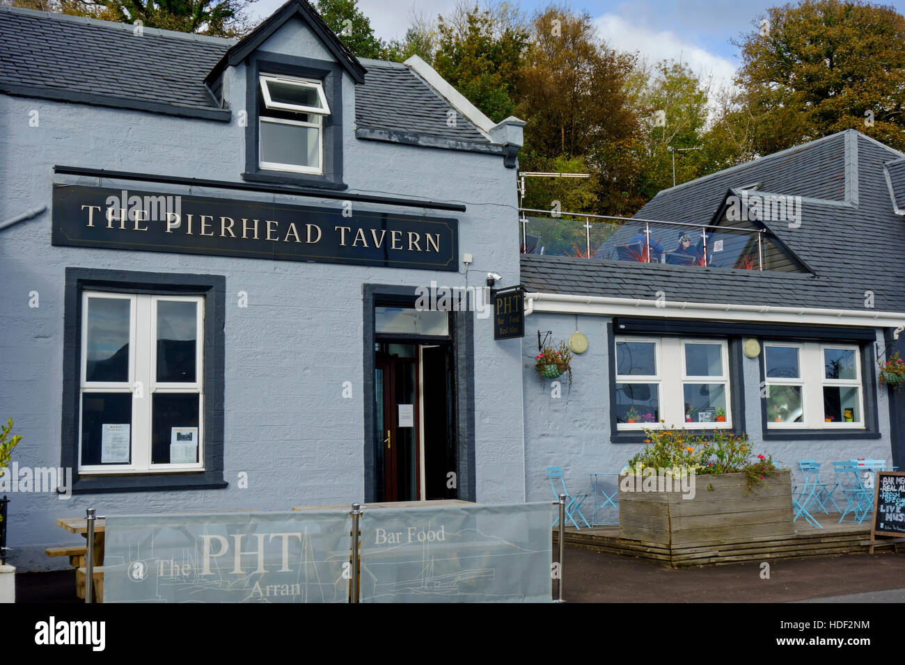 La Taverna Pierhead in Lamlash sull'isola di Arran, Scozia. Foto Stock