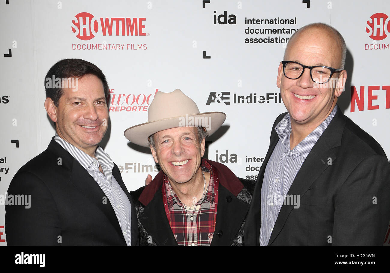 Hollywood, CA, Stati Uniti d'America. Il 9 dicembre, 2016. 09 Dicembre 2016 - Hollywood, California - Mark Halperin, Mark McKinnon, John Heilemann. Trentaduesima annuale documentario IDA Awards tenutosi presso Paramount Studios. Photo credit: Faye Sadou/AdMedia © Faye Sadou/AdMedia/ZUMA filo/Alamy Live News Foto Stock