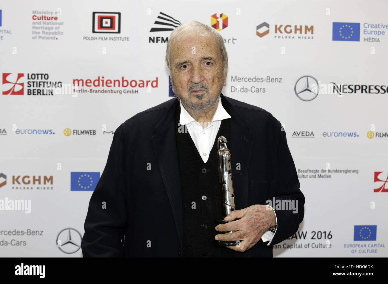 Wroclaw, Polonia. Decimo Dec, 2016. Jean-Claude Carriere assiste la 29th European Film Awards 2016 Al Forum Nazionale di Musica su dicembre 10, 2016 a Wroclaw in Polonia. | Verwendung weltweit © dpa/Alamy Live News Foto Stock