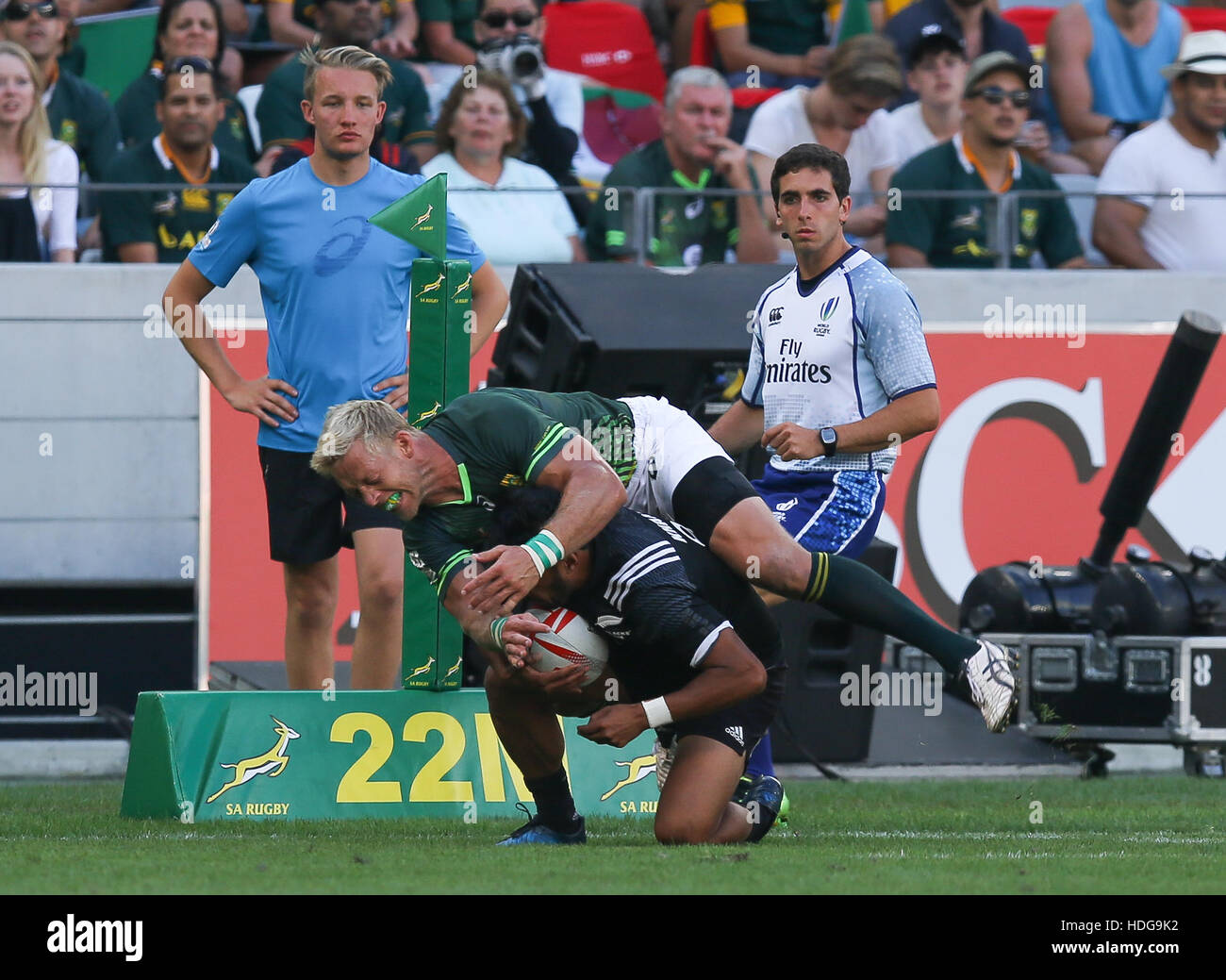 La SA Rugby Sevens Springbok i giocatori in azione durante il 2016 HSBC sette torneo al Cape Town Stadium nel punto verde Punto, Cape Town. Foto Stock