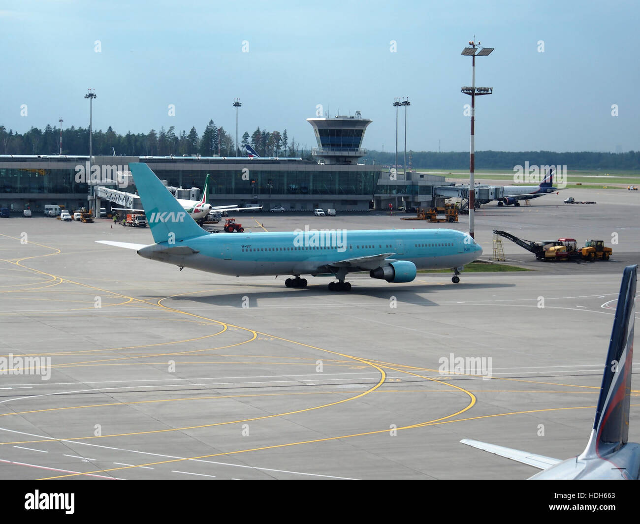 VP-boy (aeromobili) presso l'Aeroporto Internazionale di Sheremetyevo pic1 Foto Stock