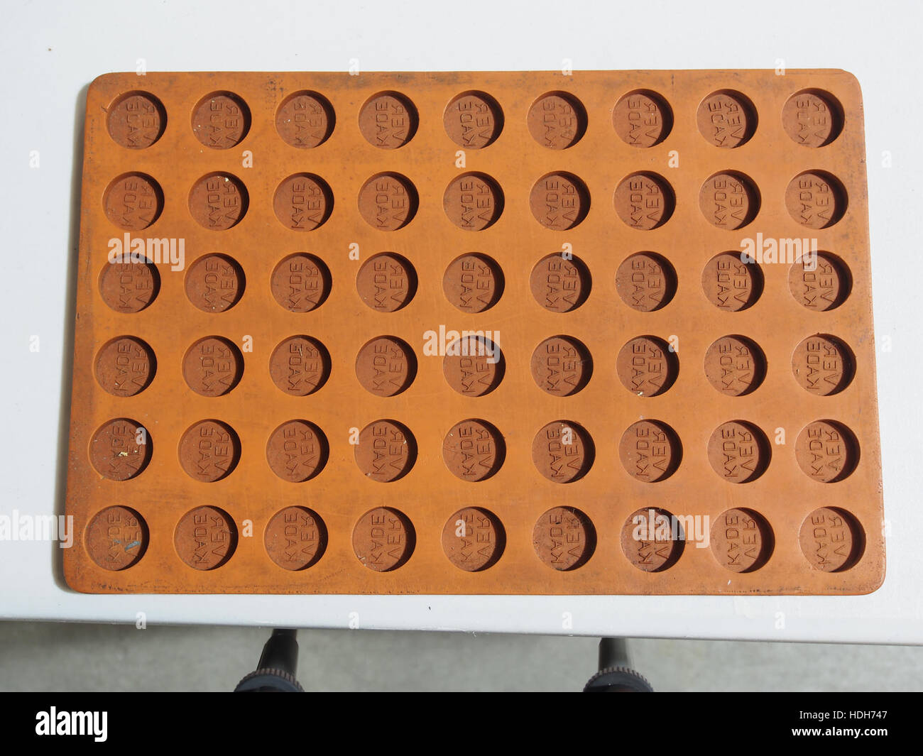 Una rappresentazione di Verkade, che presenta la forma 3, parte di una serie che mostra opere artistiche in varie forme, riflettendo il contributo dell'azienda alle arti visive nel packaging e nel design. Foto Stock