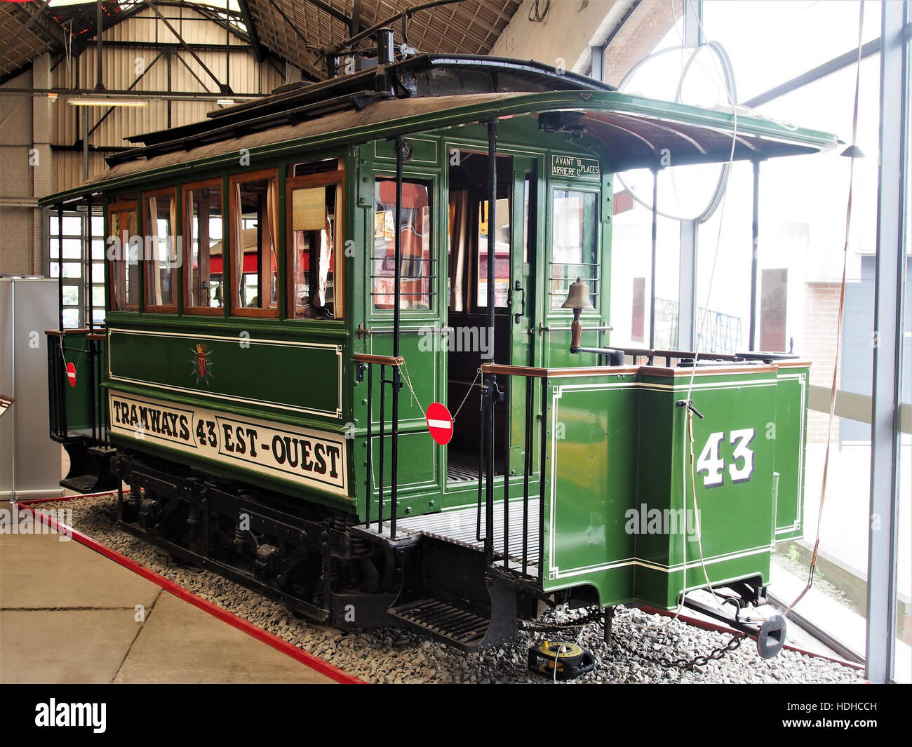 Mossa 43, un tram del 1899 della compagnia Franco-Belge, servì nella rete DI ESTENSIONI EST-OUEST DE LIEGE ET. Questo pezzo di storia dei trasporti mette in evidenza il primo sviluppo dei sistemi di transito urbano in Belgio durante la fine del XIX secolo. Foto Stock