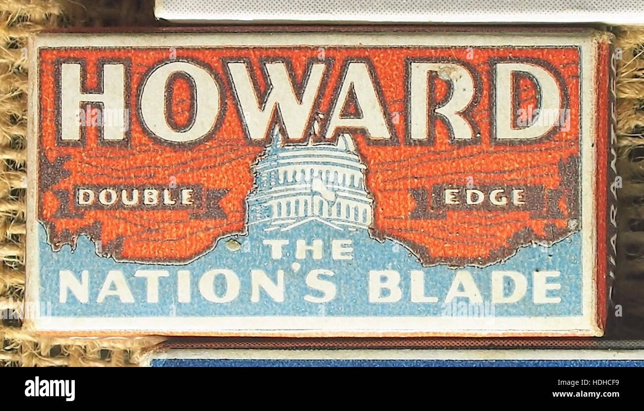 Questa immagine mostra le lame da rasoio Howard dell'inverno del 1944, probabilmente esposte in un museo a Gingelom. La rappresentazione riflette il contesto storico dei prodotti bellici e il loro ruolo nella vita quotidiana durante la seconda guerra mondiale Foto Stock