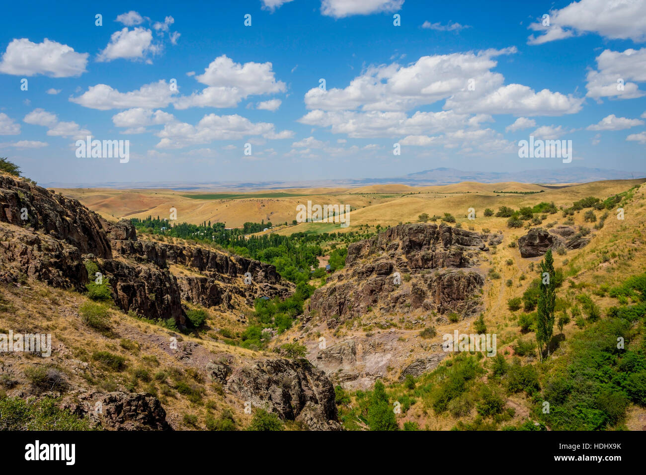 Turbat canyon di steppe e praterie dietro, Kazakistan Foto Stock