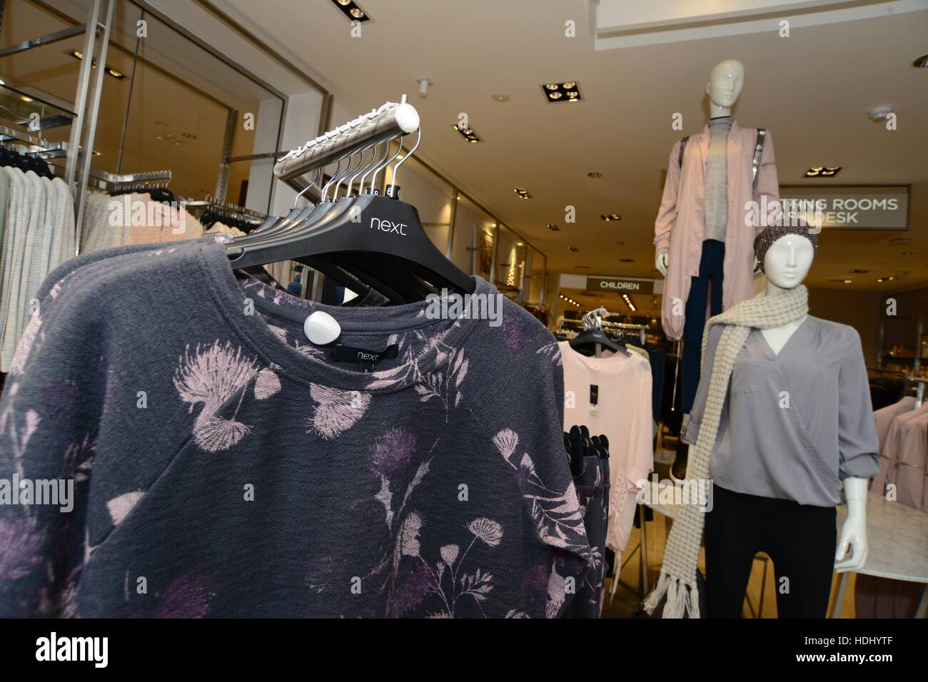 La prossima moda abbigliamento rivenditore. Foto Stock