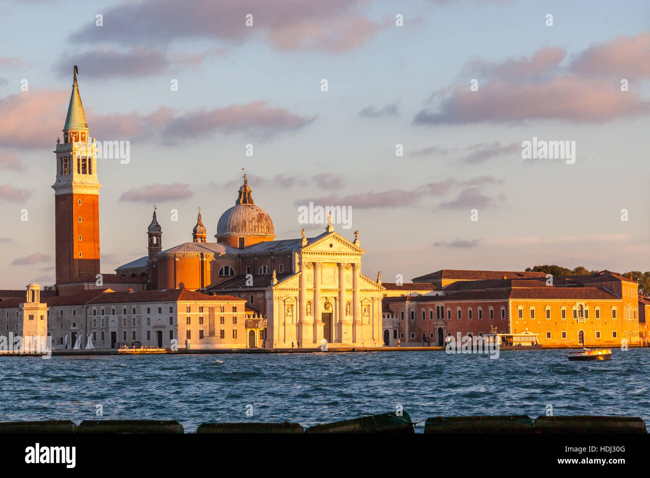 Vista dell'isola di San Giorgio Maggiore a Venezia, Italia. Foto Stock
