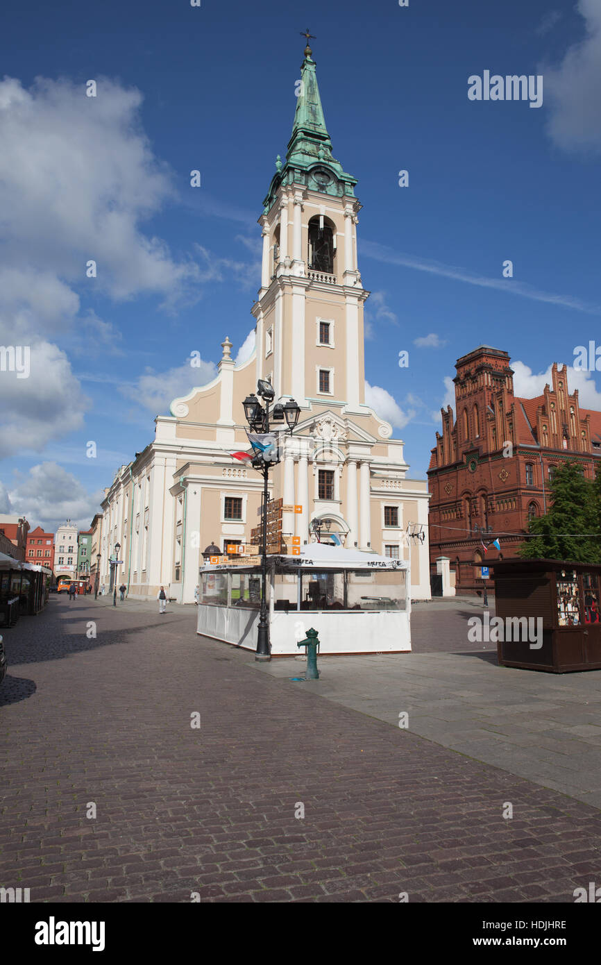Chiesa del Santo Spirito a Città Vecchia Piazza del Mercato della città di Torun, Polonia Foto Stock