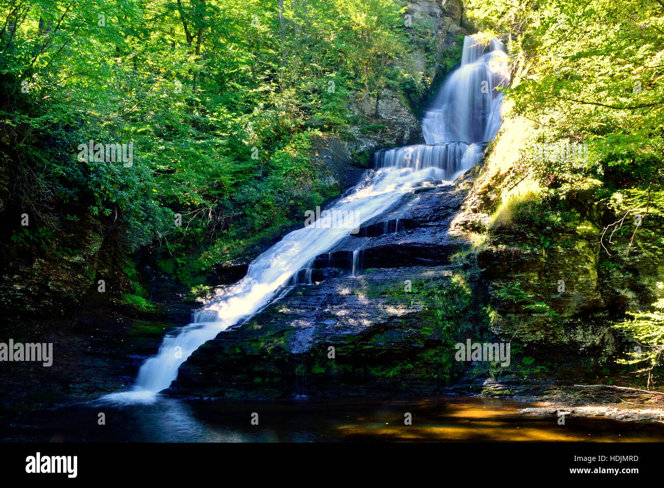 Paesaggio, cascata, Dingmans Falls, Delaware Water Gap National Recreation Area, Dingmans Ferry, in Pennsylvania, STATI UNITI D'AMERICA Foto Stock
