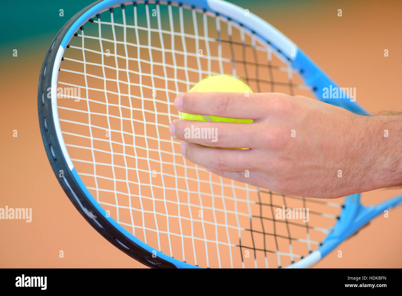Primo piano della palla e racchetta da tennis Foto Stock