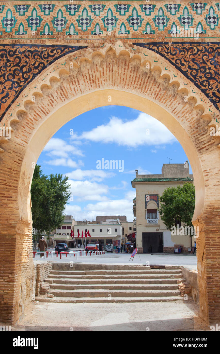 Bab Al Amer, una delle porte della città imperiale di Fez. Il Marocco. Foto Stock