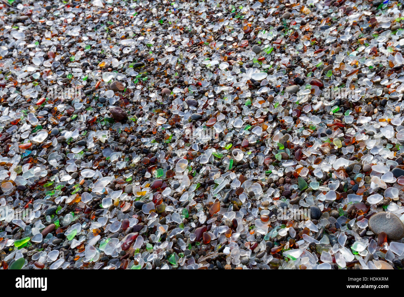 Colorate in vetro di mare trovato nella spiaggia di vetro, Fort Bragg California Foto Stock
