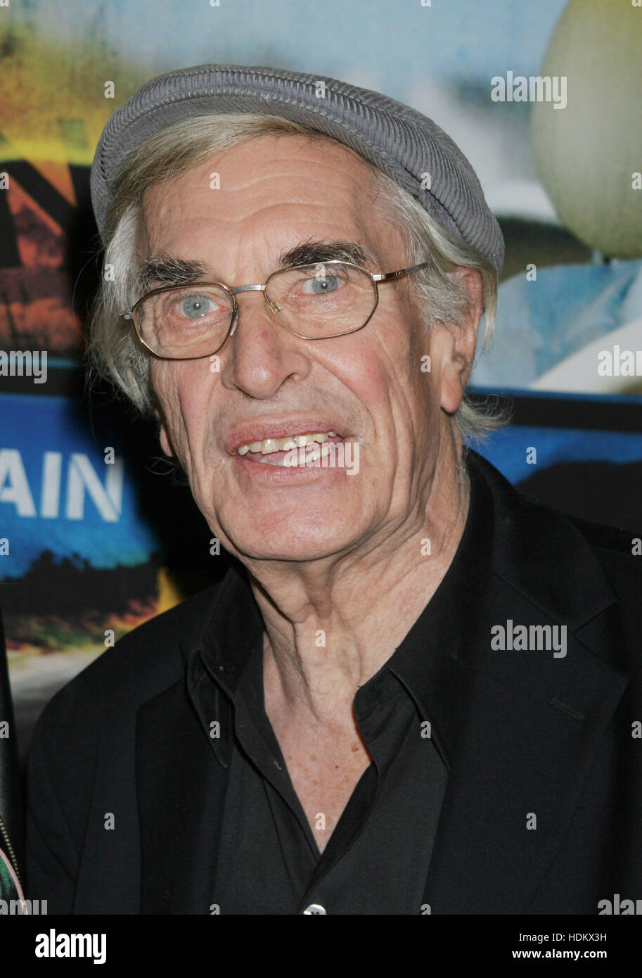 Attore Martin Landau arriva alla premiere del film' persa" a Los Angeles, 7 ottobre 2004. Foto di Francesco Specker Foto Stock