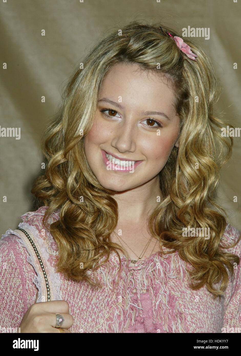 Ashley Tisdale alla premiere per il film "senza un dispositivo di compressione' a Los Angeles il 16 agosto, 2004 Photo credit: Francesco Specker Foto Stock