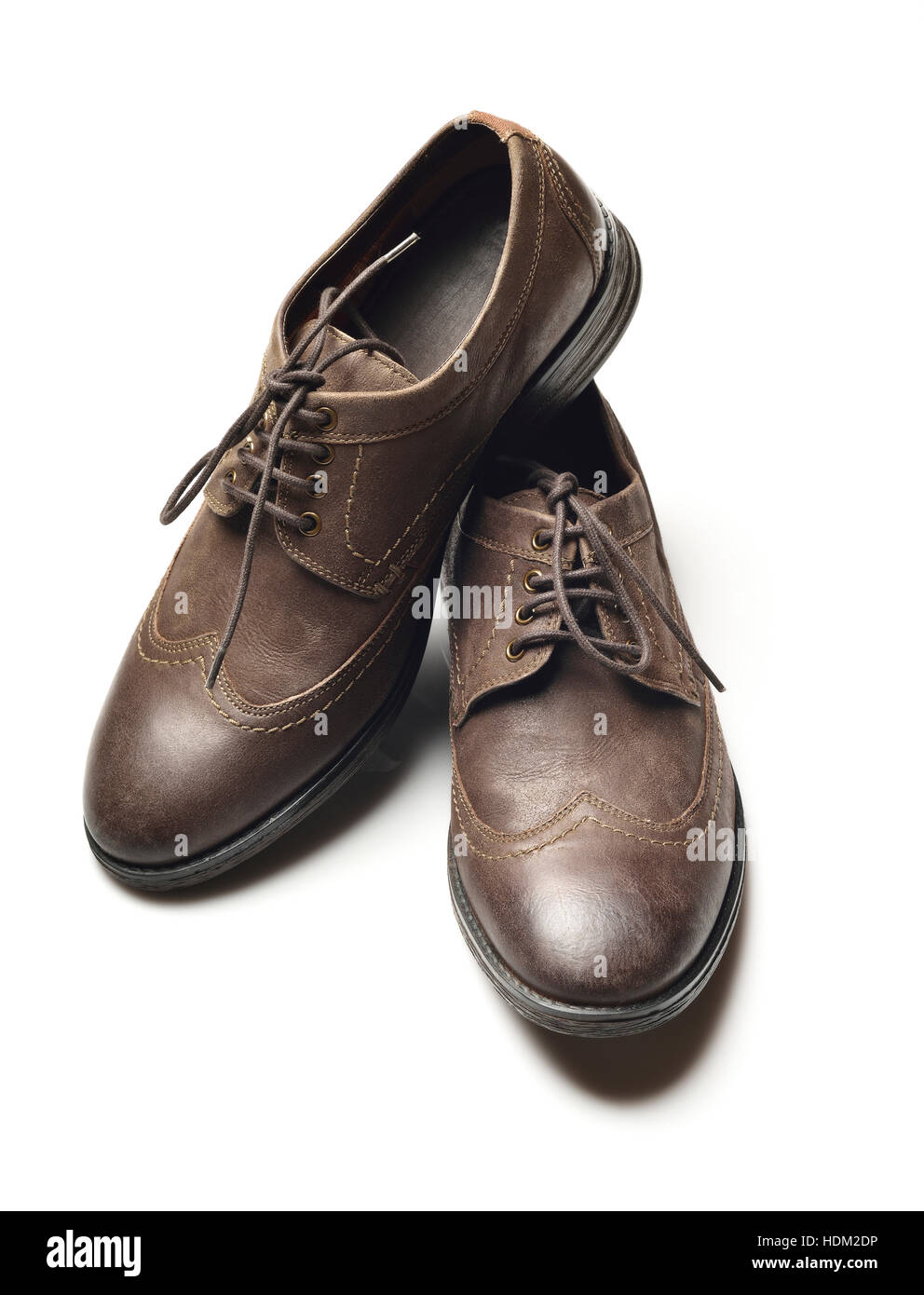 Uomini scarpe di cuoio su sfondo bianco Foto Stock