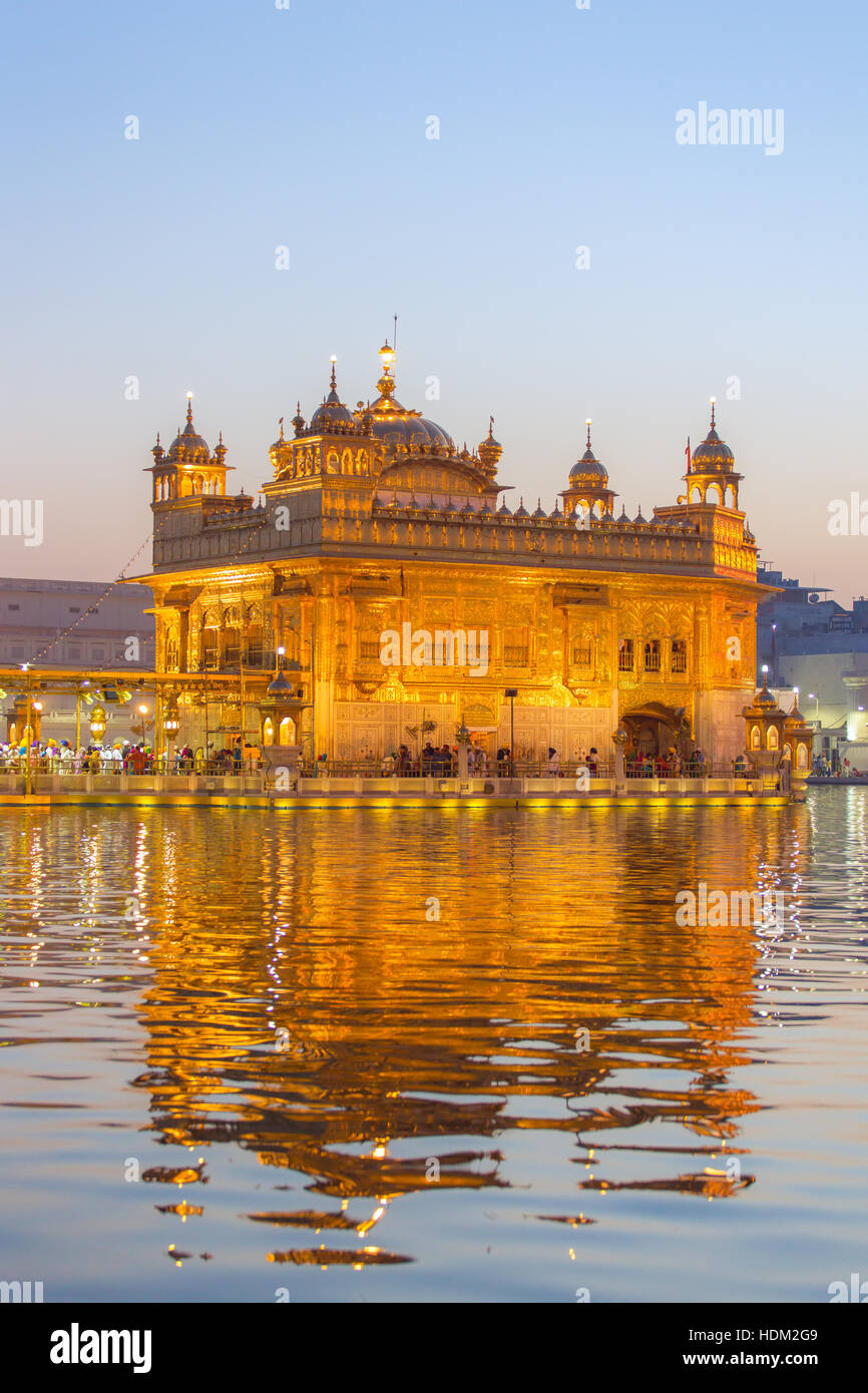 Tempio d'oro (Harmandir Sahib) di Amritsar Punjab, India Foto Stock