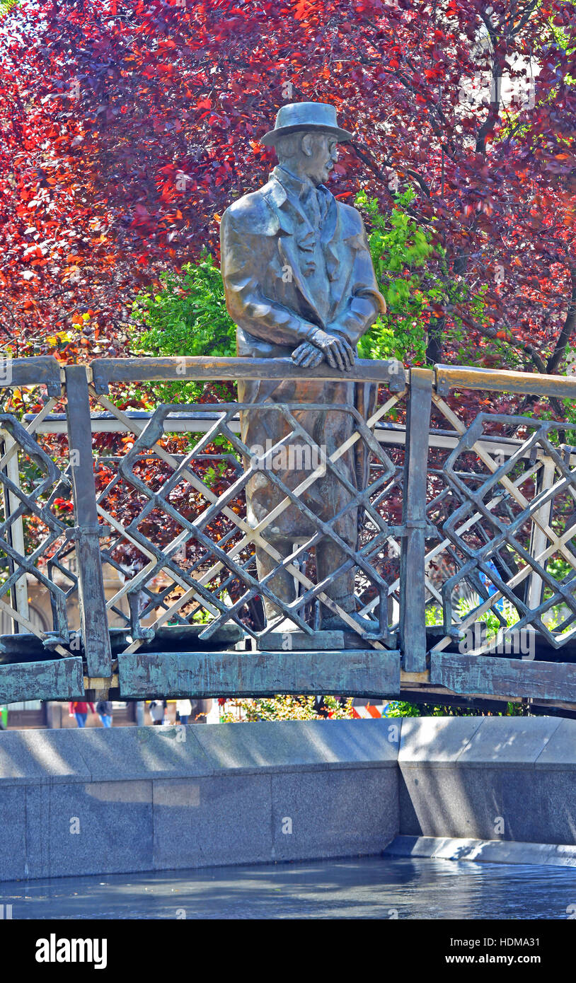 Statua ofHungarian sul ponte in martire Square, Pest, Budapest, Ungheria Foto Stock