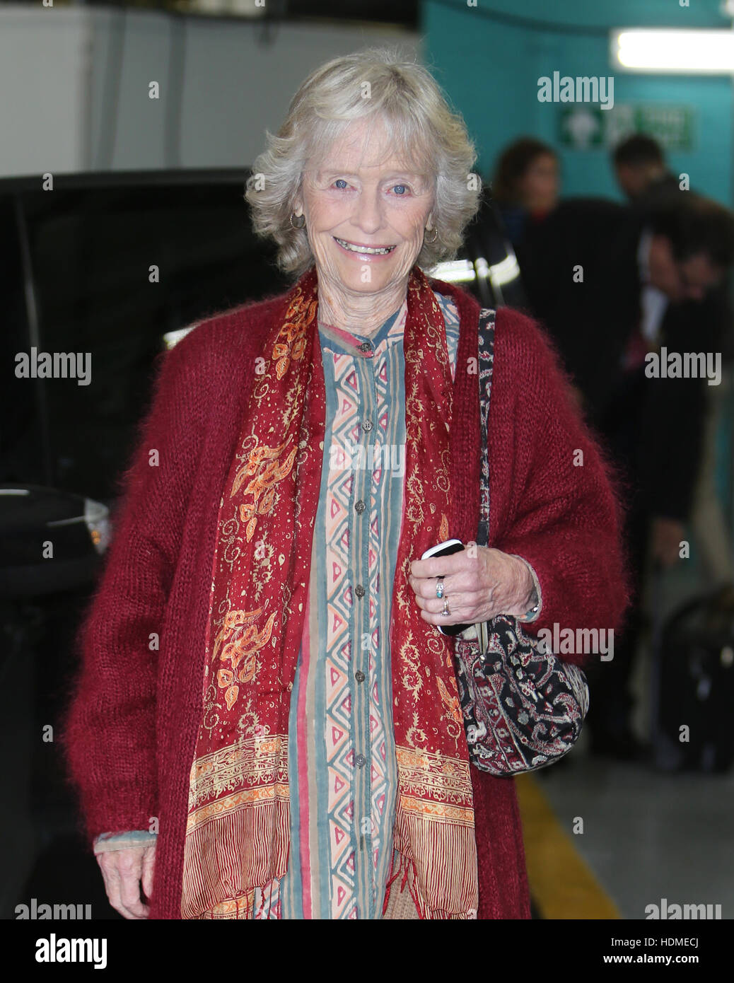 Virginia McKenna al di fuori di ITV Studios con: Virginia McKenna dove: Londra, Regno Unito quando: 18 Ott 2016 Foto Stock