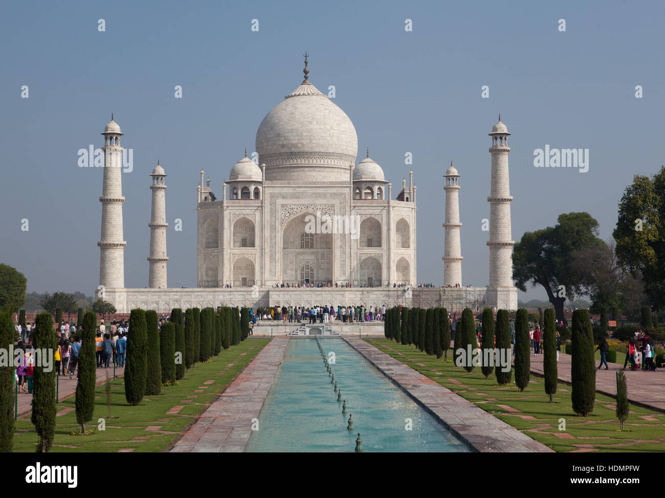 Il Taj Mahal mausoleo,vista sud ,Uttar Pradesh, India Foto Stock