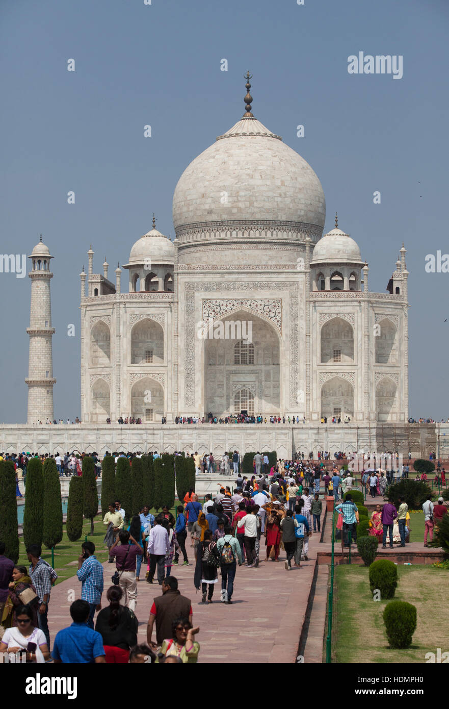 Il Taj Mahal mausoleo,vista sud ,Uttar Pradesh, India Foto Stock