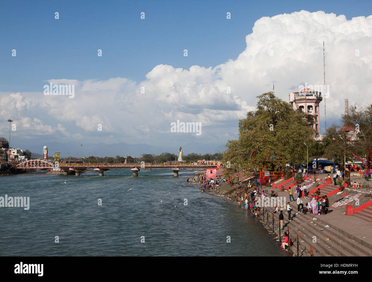 Bagno rituale nel fiume Gange,Haridwar,Uttarakhand,l'India Foto Stock