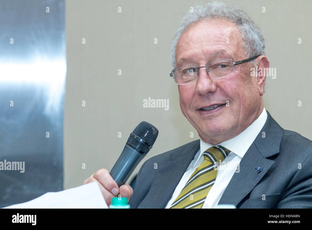 Sao Paulo, Brasile. Xiii Dec, 2016. Francisco Turra, Presidente dell Associazione Brasiliana di proteina animale in conferenza stampa, São Paulo, Brasile. Credito: Alf Ribeiro/Alamy Live News Foto Stock