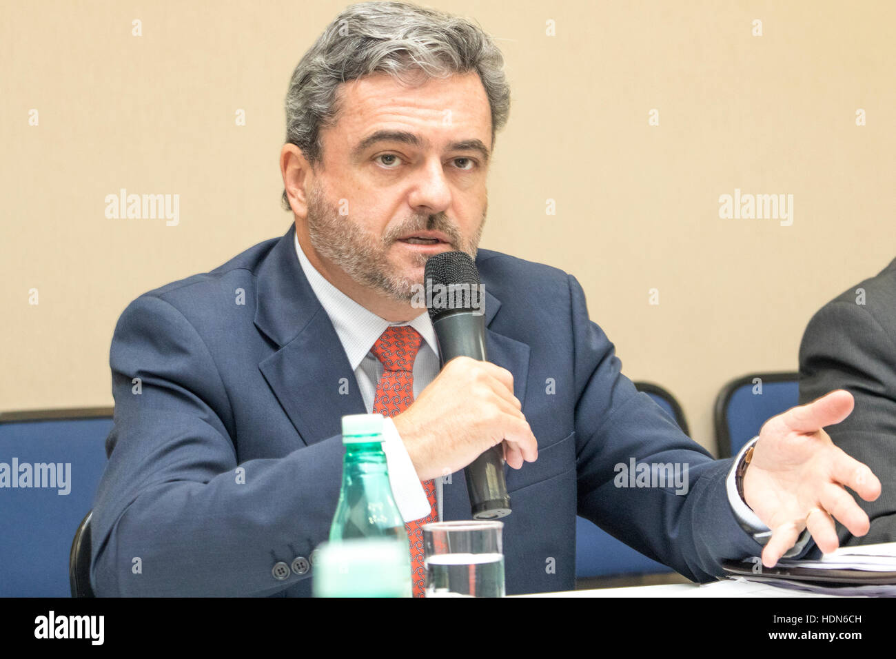 Sao Paulo, Brasile. Xiii Dec, 2016. Ricardo Santin, vicepresidente della Associazione Brasiliana di proteina animale in conferenza stampa, São Paulo, Brasile. Credito: Alf Ribeiro/Alamy Live News Foto Stock