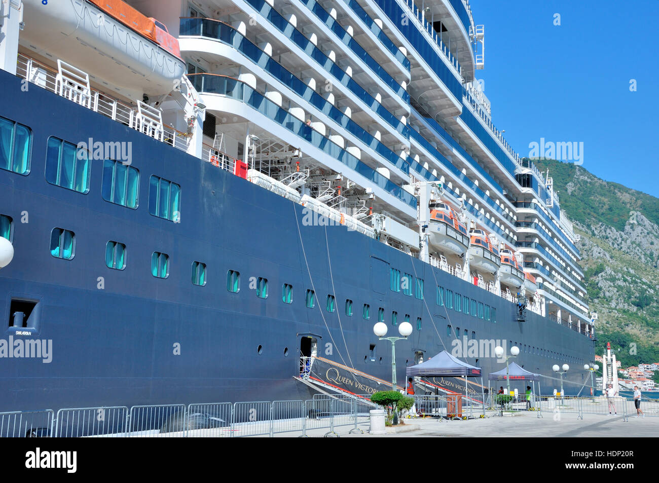 Grandi navi da crociera in Kotor Montenegro Foto Stock