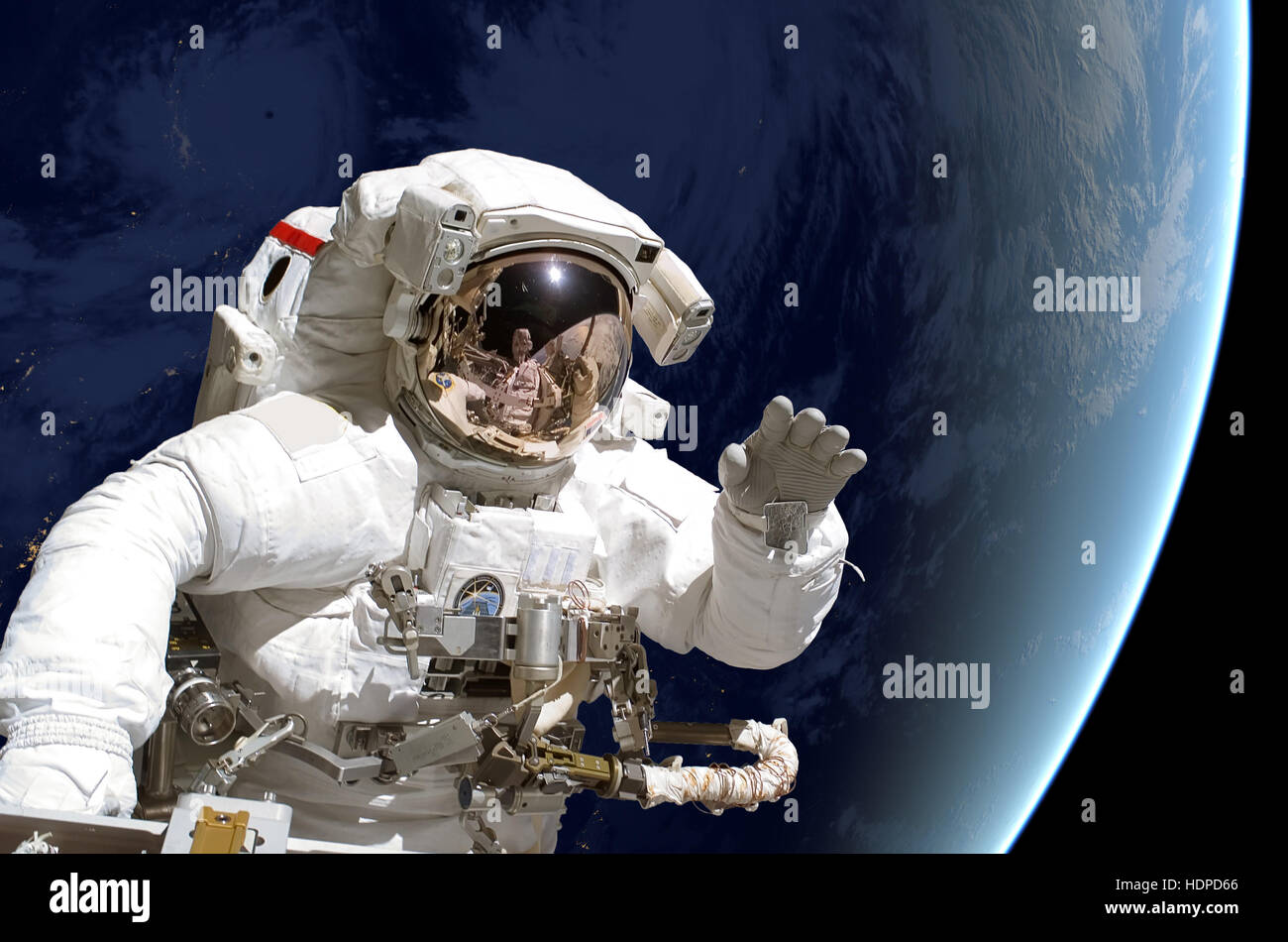 Astronauta nello spazio esterno. Foto Stock