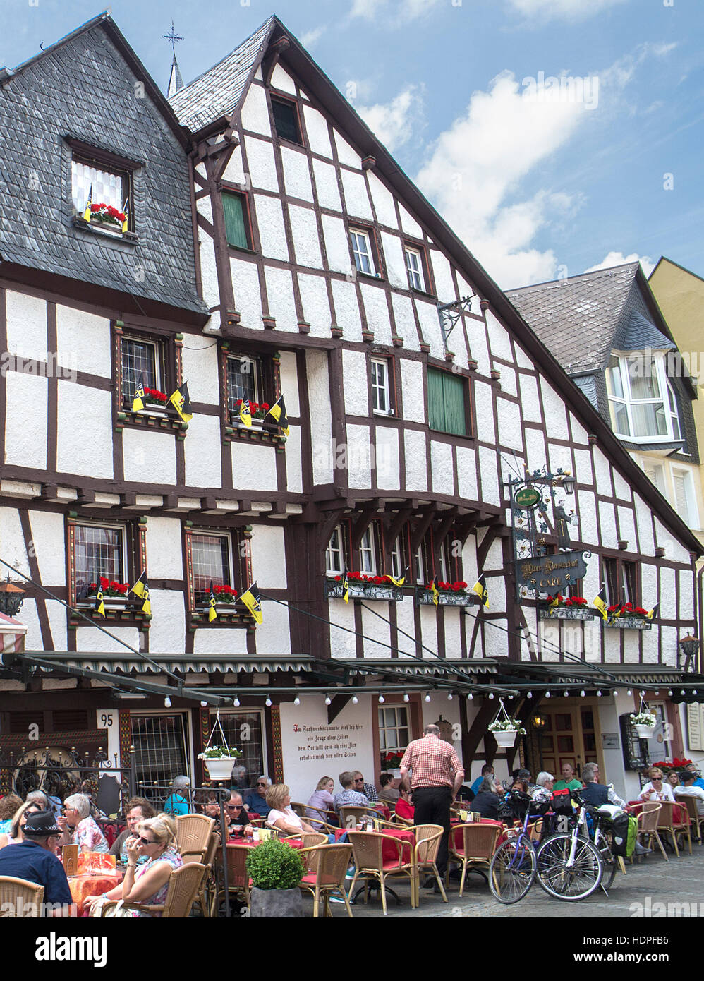 Case pittoresche a Bernkastel-Kues, Renania-Palatinato, Germania Foto Stock