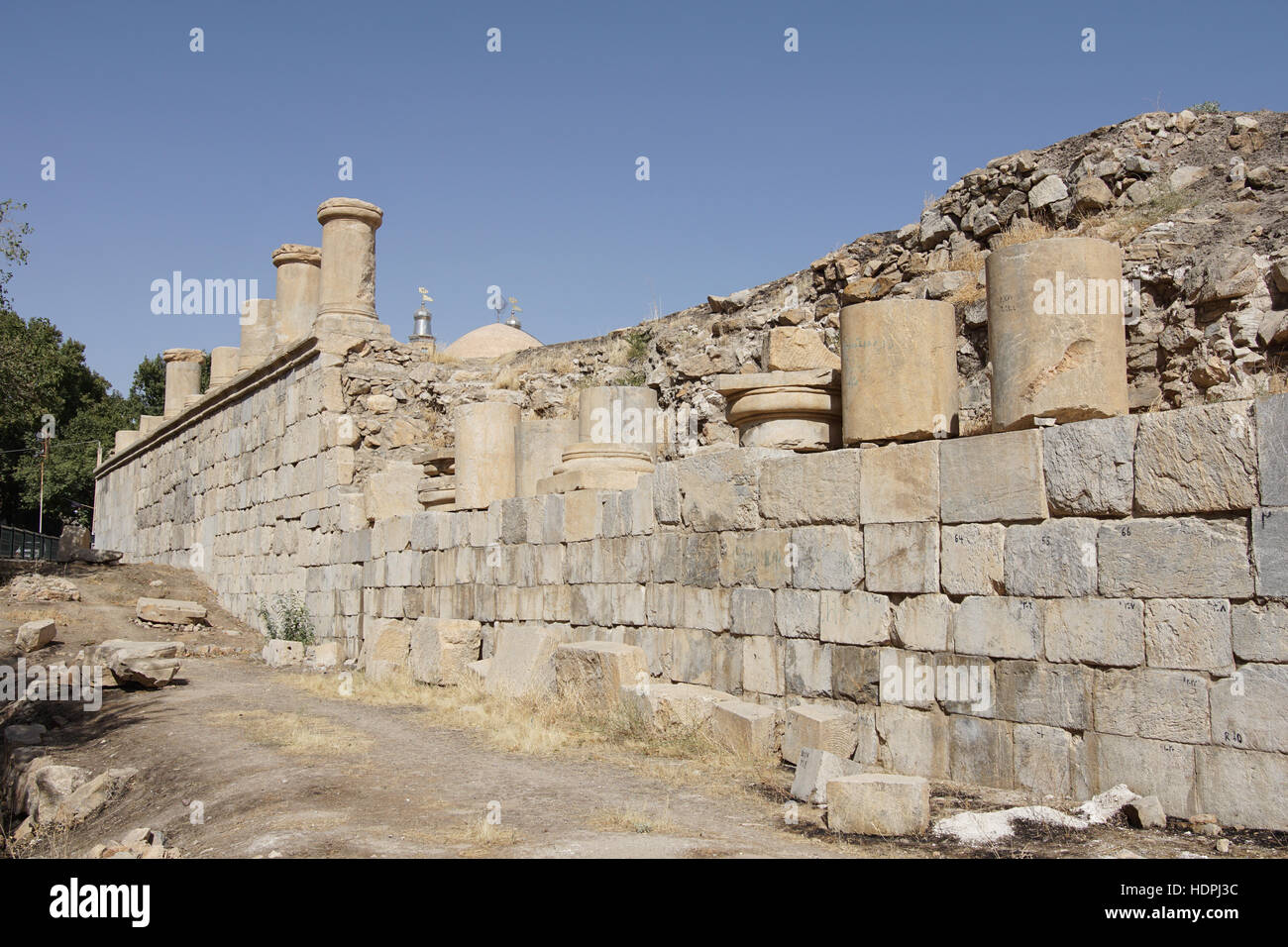 KANGAVAR, IRAN - Ottobre 3, 2016: Rovine del tempio di Anahita, sito storico di Kangavar il 3 ottobre 2016 in Iran, in Asia Foto Stock