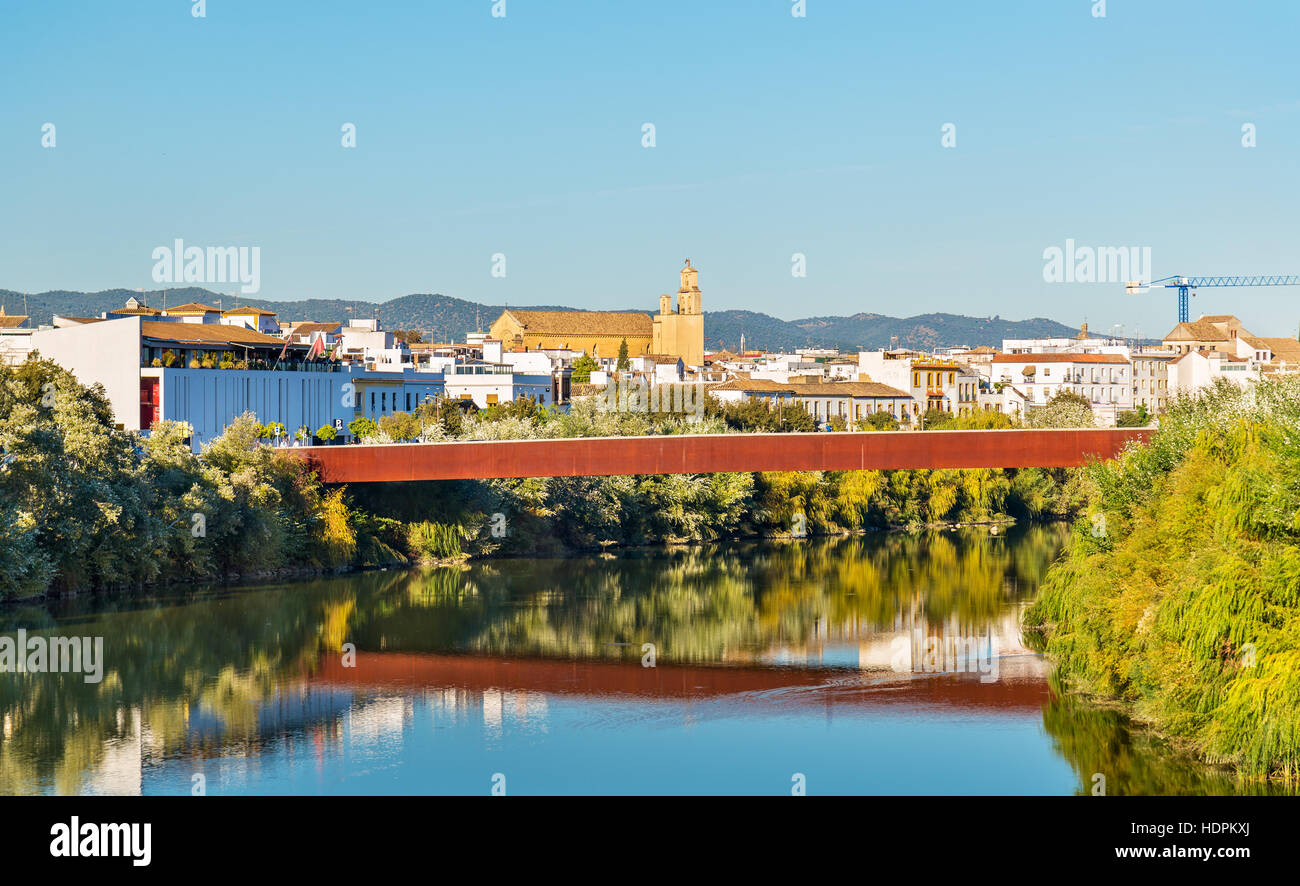 Il fiume Guadalquivir in Cordova, Spagna Foto Stock